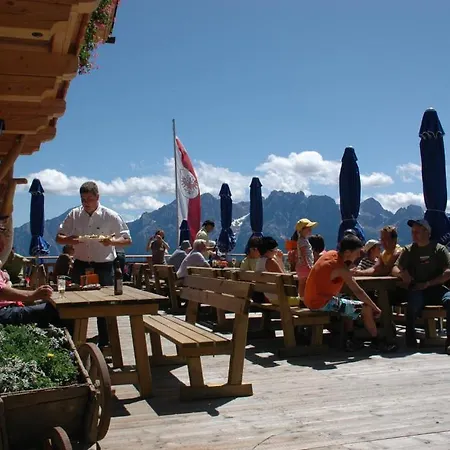 Mecki's Dolomiten Panorama Stubn Apartment